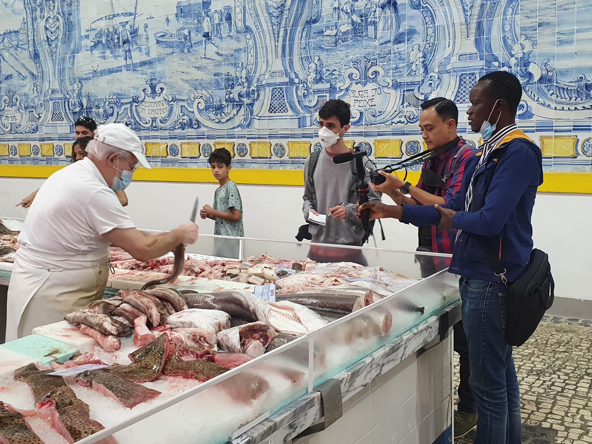 a-visit-to-the-world-s-best-fish-market-in-portugal-earth-journalism